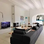 Le Domaine Des Vignes-spacieuse Villa/piscine Hyères