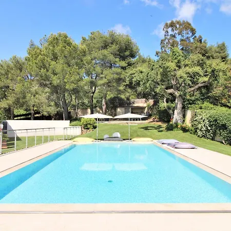 Le Domaine Des Vignes-spacieuse Villa/piscine Hyeres