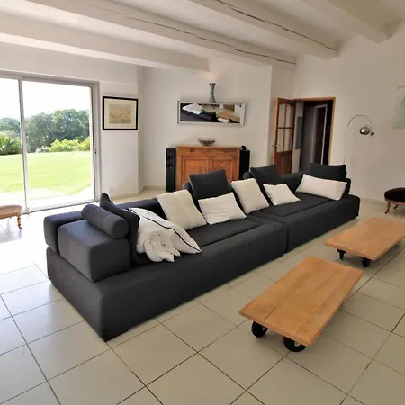 Le Domaine Des Vignes-spacieuse Villa/piscine Villa *