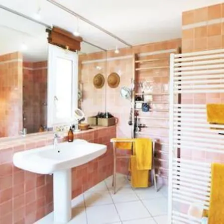 Le Domaine Des Vignes-spacieuse Villa/piscine Villa