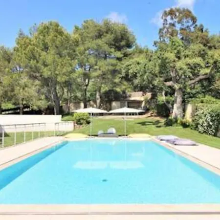 Вилла Le Domaine Des Vignes-spacieuse Villa/piscine Йер