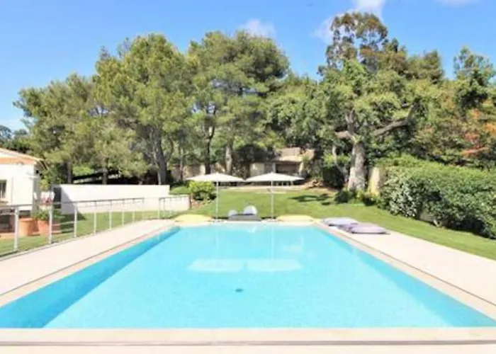 Villa Le Domaine Des Vignes-spacieuse Villa/piscine Hyeres